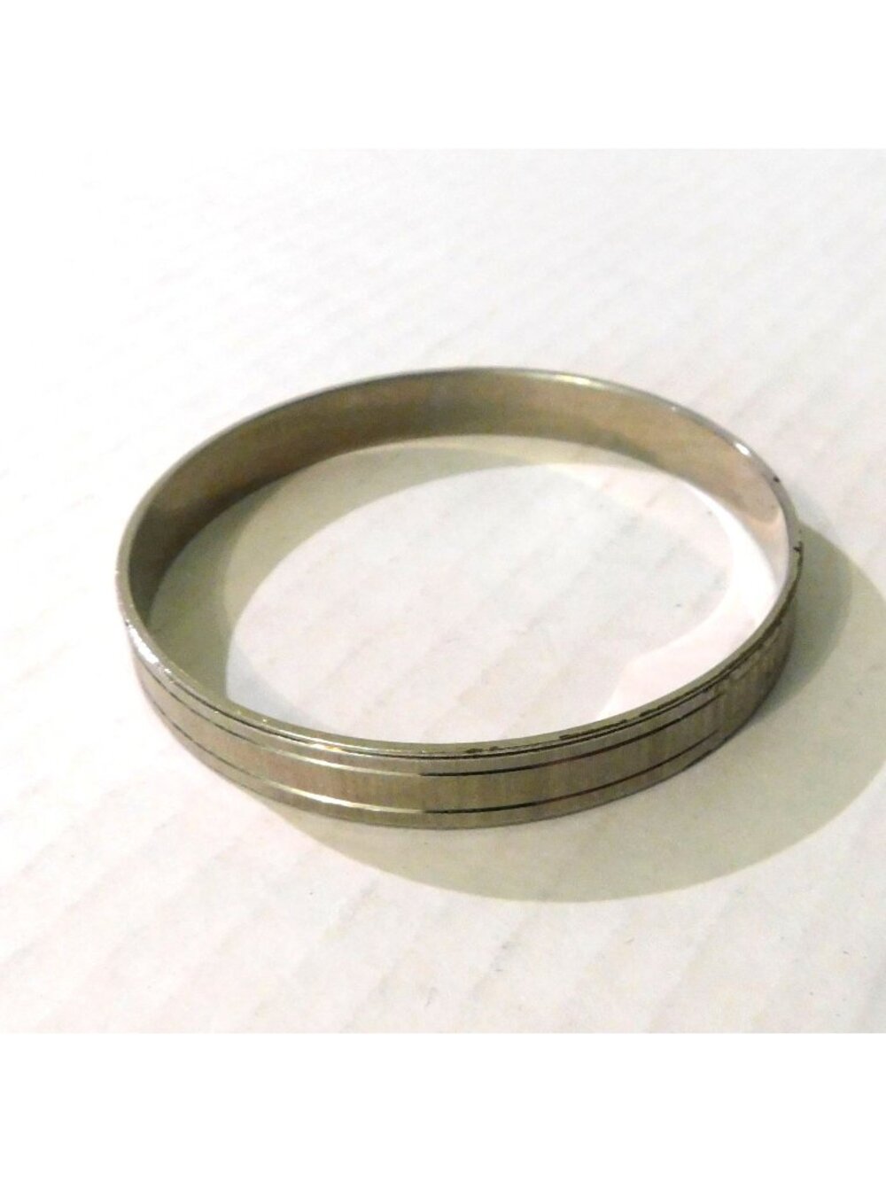Vintage 70s-80s Brushed Silver Bangle Bracelet Classic 8.5 Inch